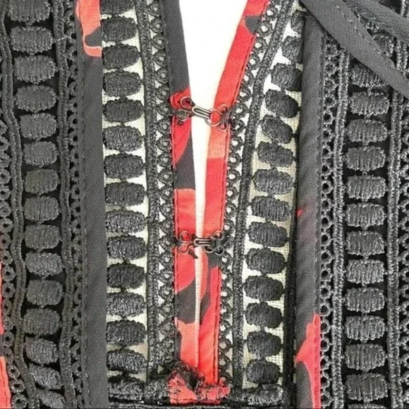 Lulu’s Feel the Love Black & Red Floral Print Bell Sleeve Size S - Picture 15 of 16